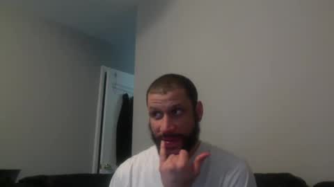 Snapshot of hairydadbod6 chatting on December 24, 2:22 pm hairydadbod6 online show from December 24, 2:22 pm