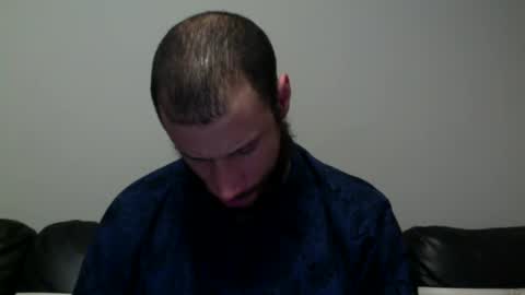 Snapshot of hairydadbod6 chatting on December 25, 1:31 am hairydadbod6 online show from December 25, 1:31 am