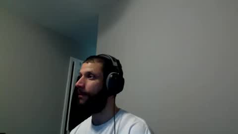 Snapshot of hairydadbod6 chatting on January 15, 2:06 am hairydadbod6 online show from January 15, 2:06 am