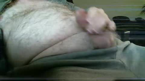 Snapshot of hairydude962 chatting on December 17, 4:51 am hairydude962 online show from December 17, 4:51 am