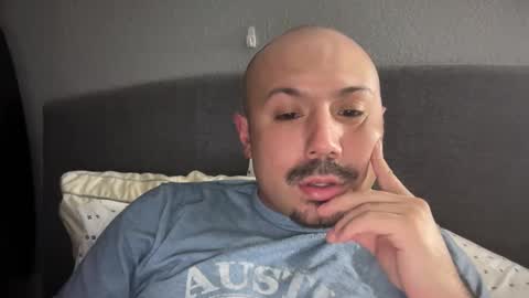 Snapshot of hairyman30000 chatting on February 20, 1:36 am hairyman30000 online show from February 20, 1:36 am
