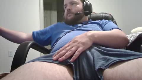 Snapshot of hairymikey chatting on August 2, 6:34 am hairymikey online show from August 2, 6:34 am