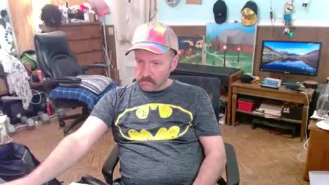 Snapshot of hairyoldperv chatting on June 19, 5:34 am Justin online show from June 19, 5:34 am