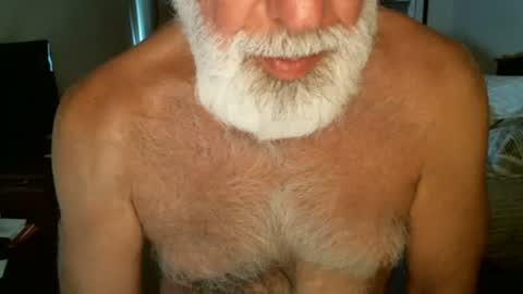 Snapshot of hairypecsguy chatting on June 25, 10:14 pm Hairy pecs online show from June 25, 10:14 pm