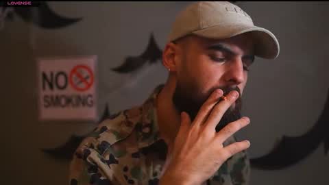 Snapshot of hairyrobxxx chatting on October 21, 3:35 pm HairyRobXxX online show from October 21, 3:35 pm