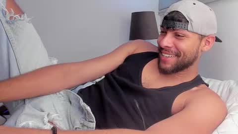 Independent       model  online show from March 28, 8:08 pm