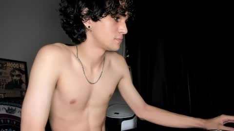 Snapshot of halan_jr chatting on April 27, 9:40 am halan online show from April 27, 9:40 am