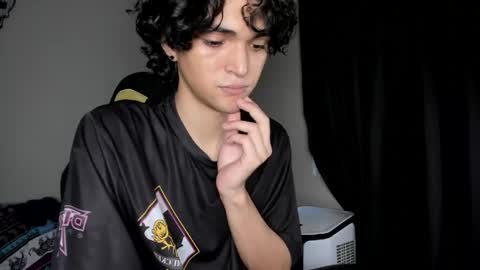 Snapshot of halan_jr chatting on May 1, 6:23 pm halan online show from May 1, 6:23 pm