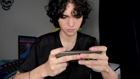 Snapshot of halan_jr chatting on May 4, 6:37 pm halan online show from May 4, 6:37 pm