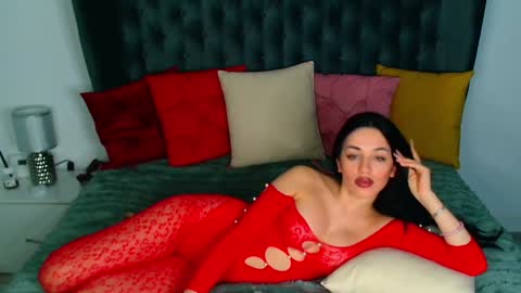 Snapshot of haley_schiller chatting on January 11, 9:25 pm Rose online show from January 11, 9:25 pm