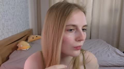 Snapshot of halie_cross chatting on February 23, 4:28 am Nellie online show from February 23, 4:28 am