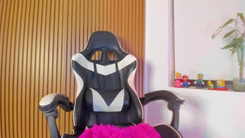 Snapshot of hall_anahiis chatting on September 13, 3:06 am Anahis online show from September 13, 3:06 am