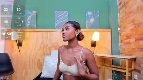 Halley Lorens online show from April 27, 7:34 pm