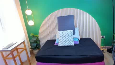 Halley Lorens online show from May 2, 6:57 pm