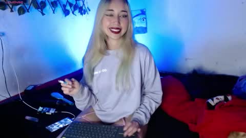 HALLIE online show from October 16, 8:21 pm