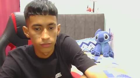 hamcummboy20 online show from May 16, 12:51 am
