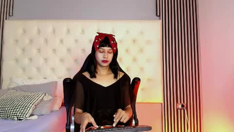 Hamsel  online show from May 7, 1:27 pm