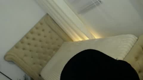 Snapshot of hana_be69 chatting on April 3, 10:30 pm hana_be69 online show from April 3, 10:30 pm