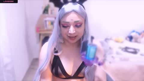 Hana Hyuga .   Please help me reach 200 thumbs up online show from October 24, 12:52 am