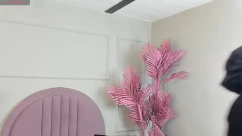 Snapshot of hanaahquinn chatting on December 2, 12:43 pm hanaahquinn online show from December 2, 12:43 pm