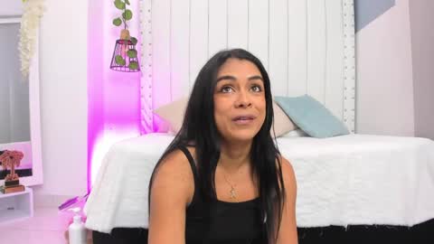 hanah_gray online show from May 18, 11:16 am