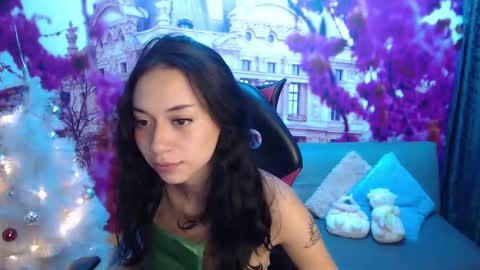 Snapshot of hanaku_8 chatting on December 13, 8:26 pm Hanaku online show from December 13, 8:26 pm
