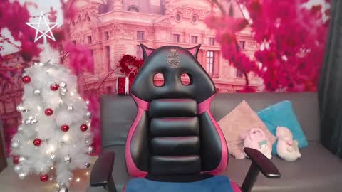Snapshot of hanaku_8 chatting on December 18, 5:10 pm Hanaku online show from December 18, 5:10 pm
