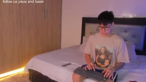 handsome_boys69 online show from May 15, 5:47 am