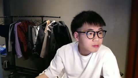 handsome_mannn online show from March 3, 10:20 pm