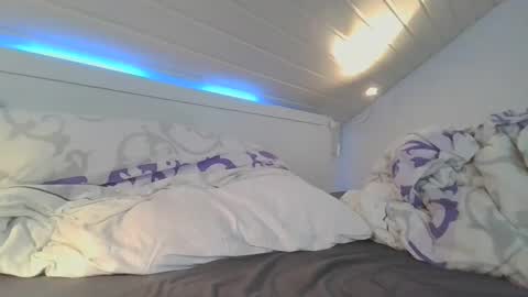 Handsomebody online show from December 6, 8:29 pm