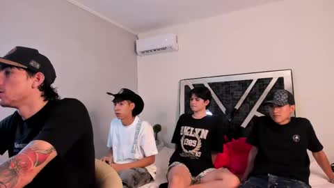 Snapshot of handsomeboys19 chatting on October 8, 2:31 am leonardfarrucknick and otis online show from October 8, 2:31 am