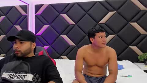 Snapshot of handsomeboys19 chatting on October 22, 1:11 pm leonardfarrucknick and otis online show from October 22, 1:11 pm