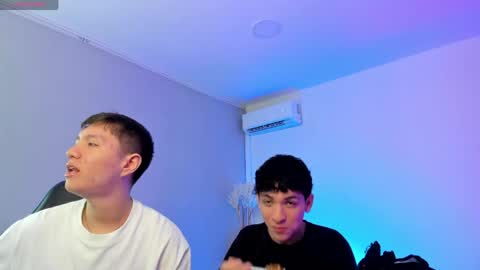 leonardfarrucknick and otis online show from May 15, 8:49 pm