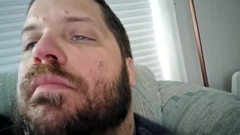 handsomedaddy198923 online show from September 27, 9:42 pm