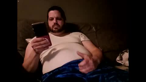 Snapshot of handsomedaddy198924 chatting on February 14, 7:27 am Handsomedaddy198923 online show from February 14, 7:27 am