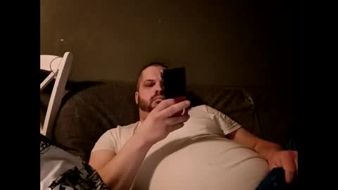 Snapshot of handsomedaddy198924 chatting on March 1, 5:31 am Handsomedaddy198923 online show from March 1, 5:31 am