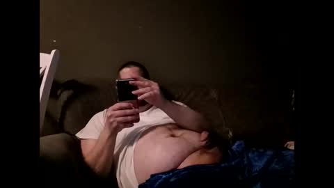 Snapshot of handsomedaddy198924 chatting on March 6, 8:11 am Handsomedaddy198923 online show from March 6, 8:11 am