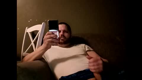 Snapshot of handsomedaddy198924 chatting on March 17, 6:50 am Handsomedaddy198923 online show from March 17, 6:50 am