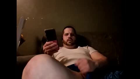 Snapshot of handsomedaddy198924 chatting on March 19, 7:01 am Handsomedaddy198923 online show from March 19, 7:01 am