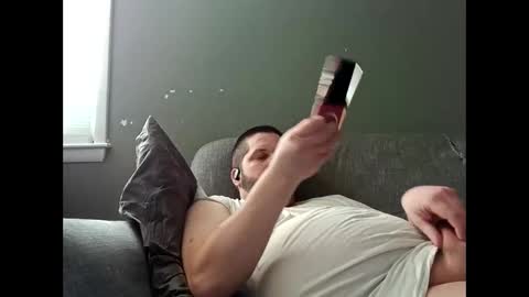 Snapshot of handsomedaddy198924 chatting on April 1, 3:20 pm Handsomedaddy198923 online show from April 1, 3:20 pm