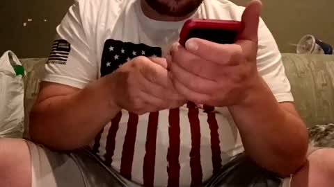 Handsomedaddy198923 online show from June 26, 7:24 am