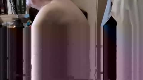 Snapshot of handz2 chatting on November 13, 10:41 pm handz2 online show from November 13, 10:41 pm