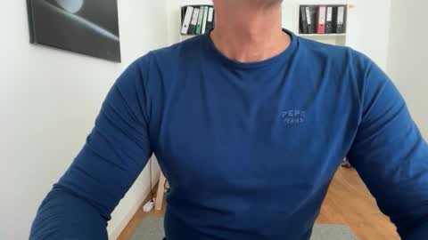 hanky online show from September 26, 10:08 am