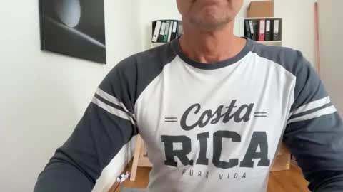 hanky online show from October 6, 10:02 am