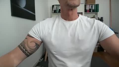 hanky online show from March 19, 1:04 pm