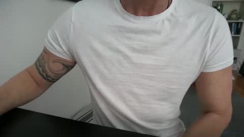 hanky online show from April 1, 9:54 am