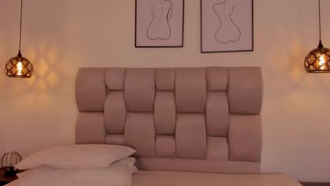 hanna__evans_ online show from September 22, 12:07 pm