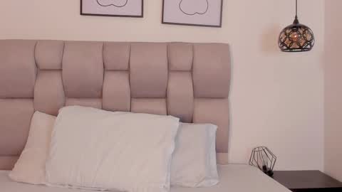 hanna__evans_ online show from September 30, 11:26 am