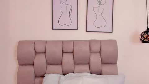 hanna__evans_ online show from October 14, 12:17 pm