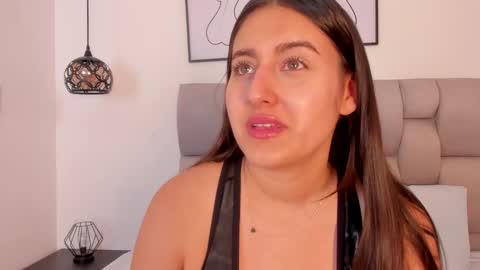 hanna__evans_ online show from October 22, 12:49 pm